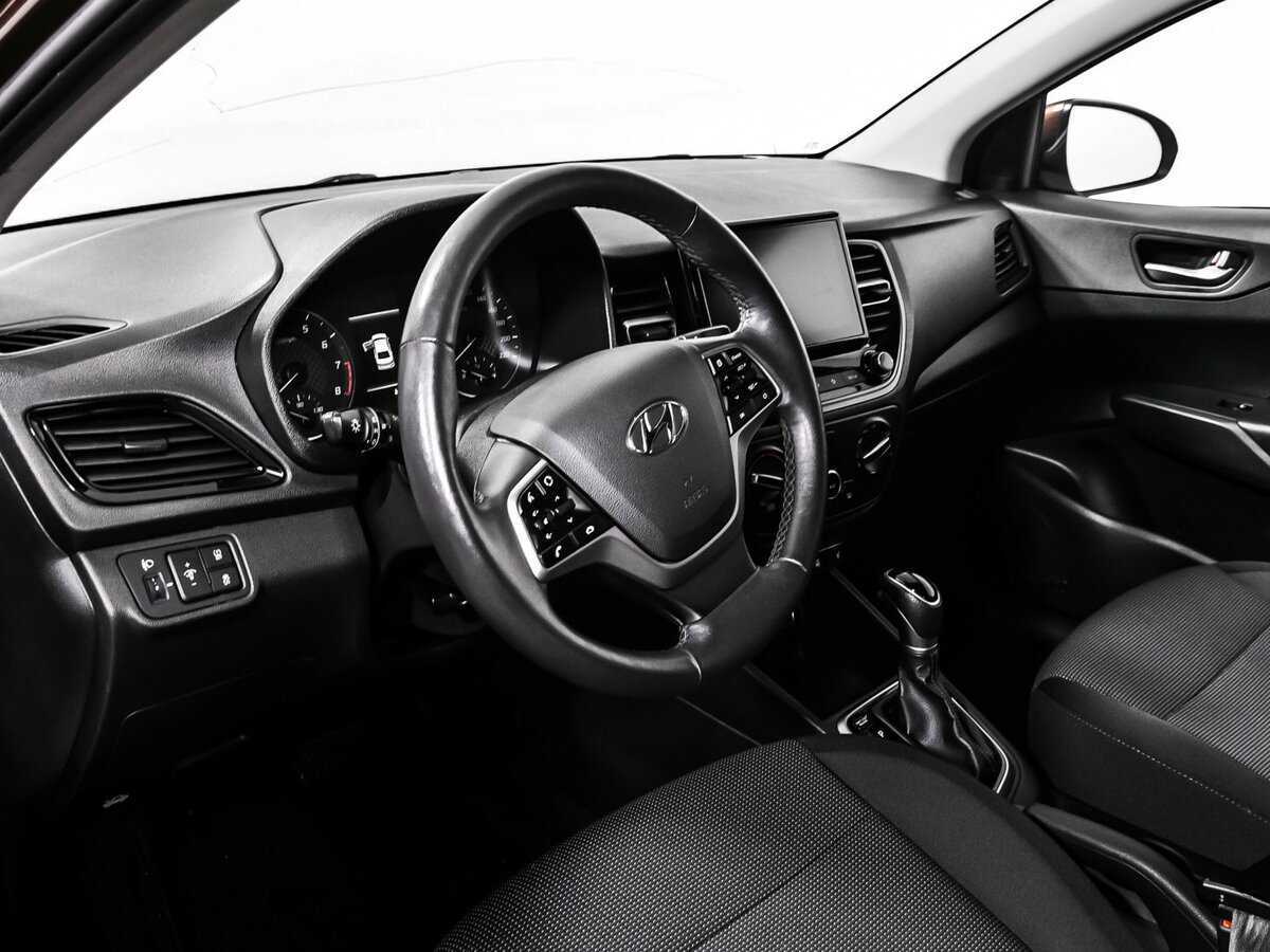 Hyundai Solaris с пробегом — 2021 год. Фото: #11