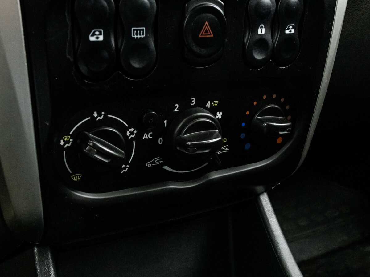 Nissan Almera с пробегом — 2013 год. Фото: #10