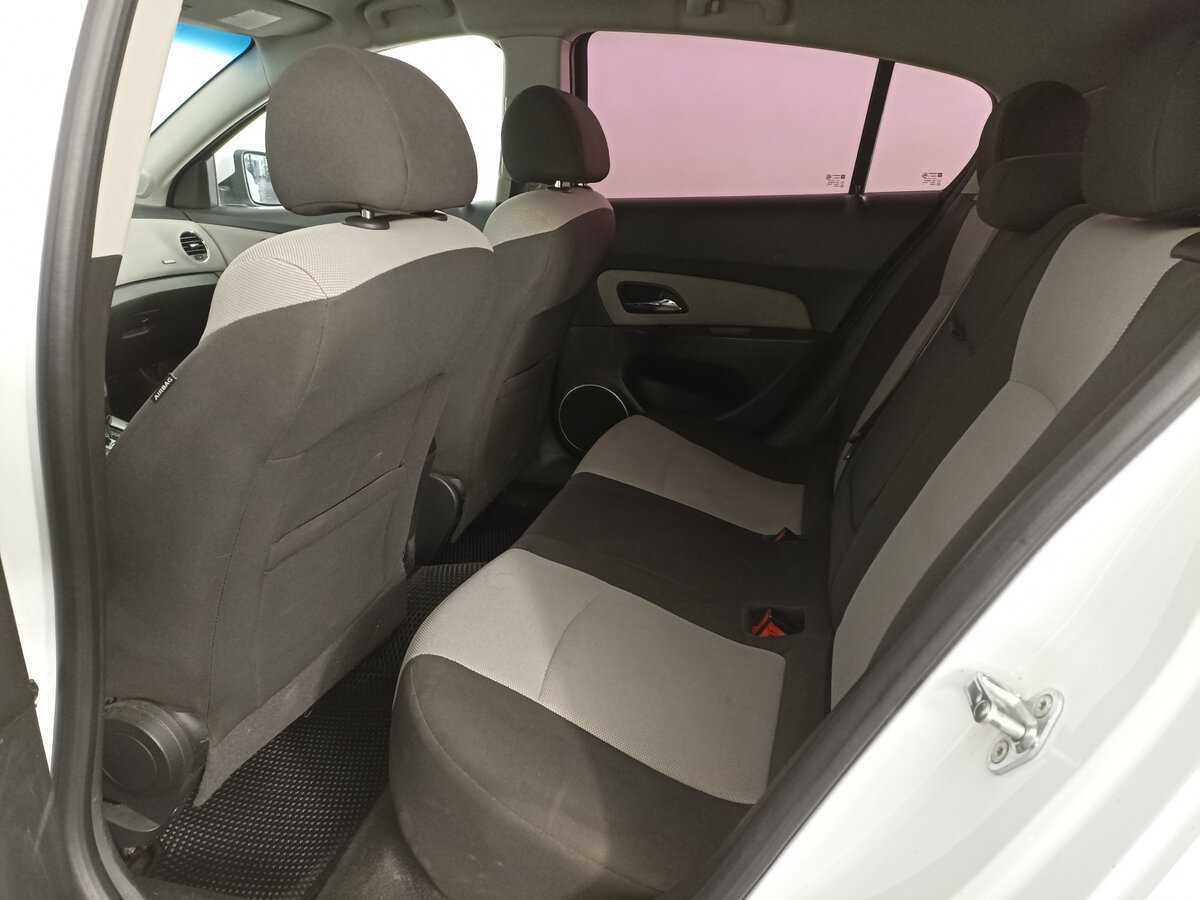 Chevrolet Cruze с пробегом — 2013 год. Фото: #11