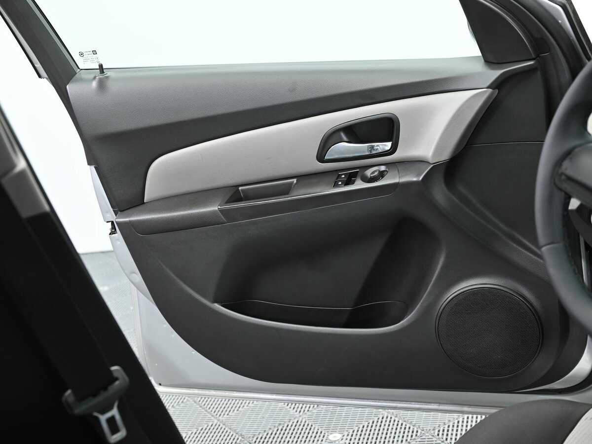 Chevrolet Cruze с пробегом — 2013 год. Фото: #5