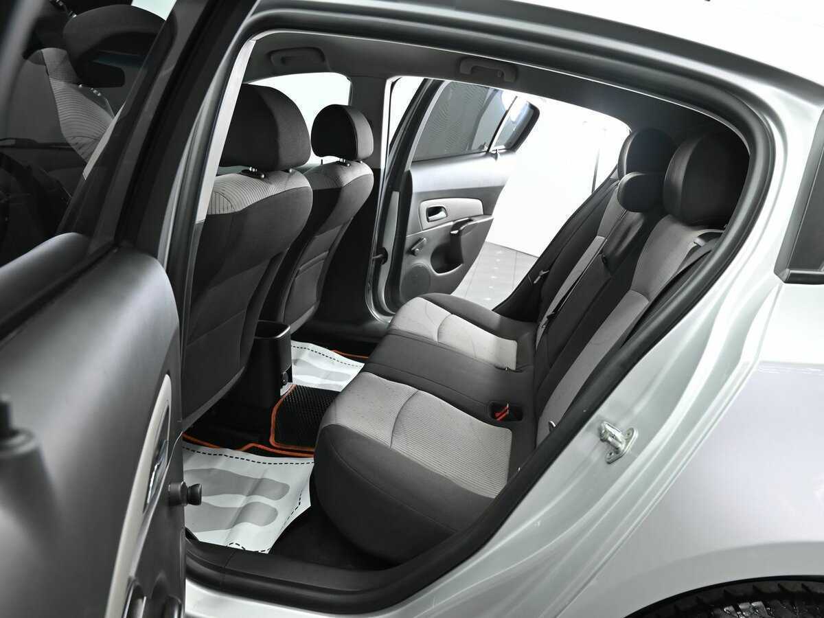 Chevrolet Cruze с пробегом — 2013 год. Фото: #11