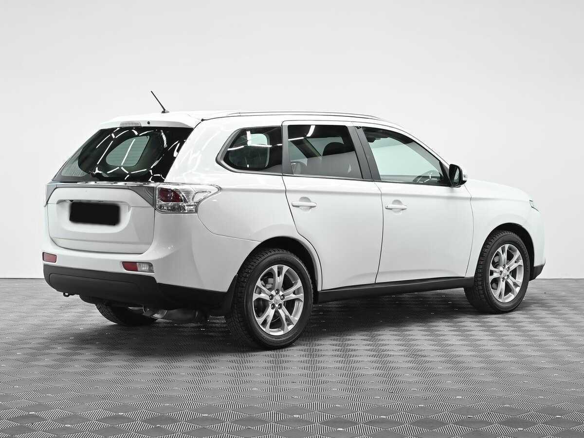 Mitsubishi Outlander с пробегом — 2012 год. Фото: #1