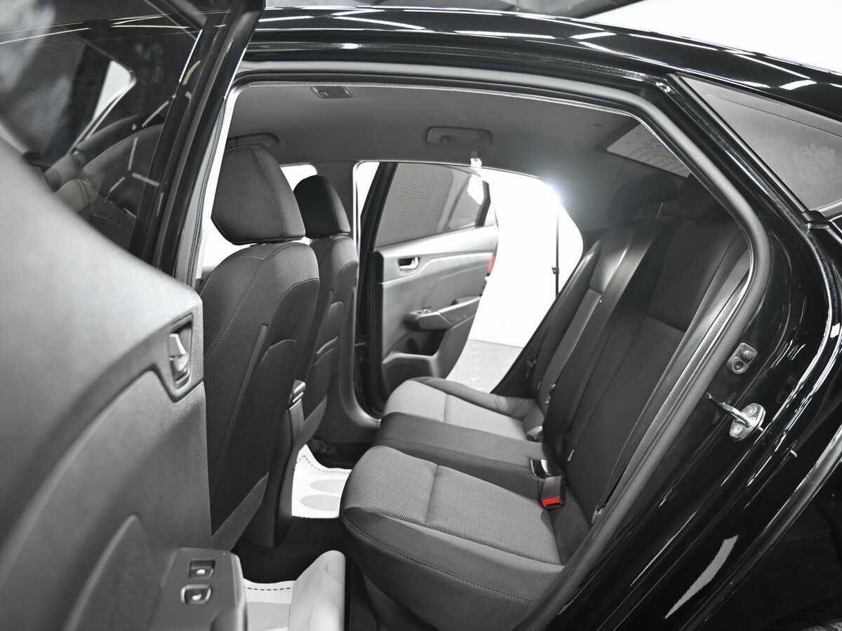 Hyundai Solaris с пробегом — 2018 год. Фото: #11