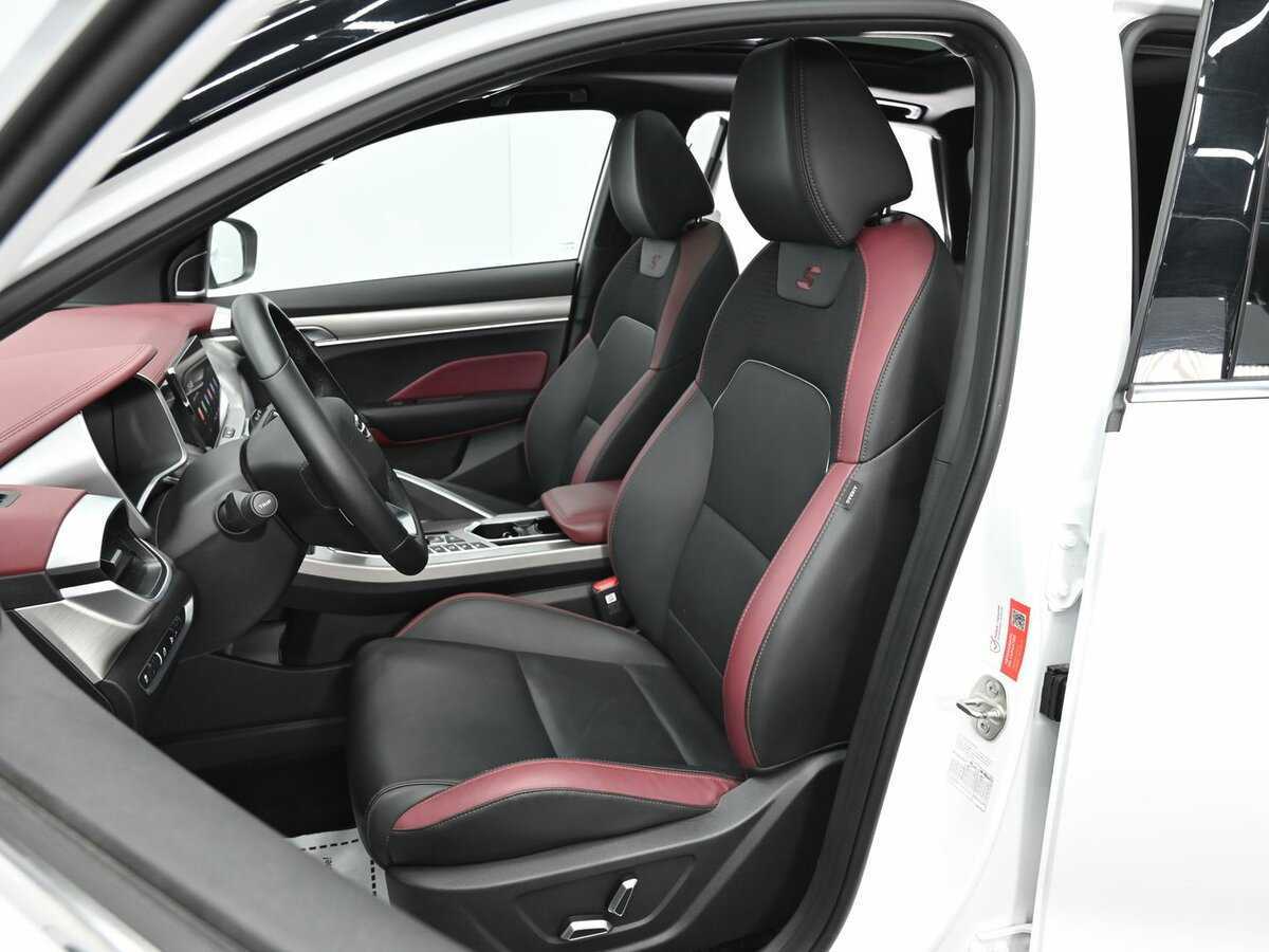 Geely Coolray с пробегом — 2022 год. Фото: #7