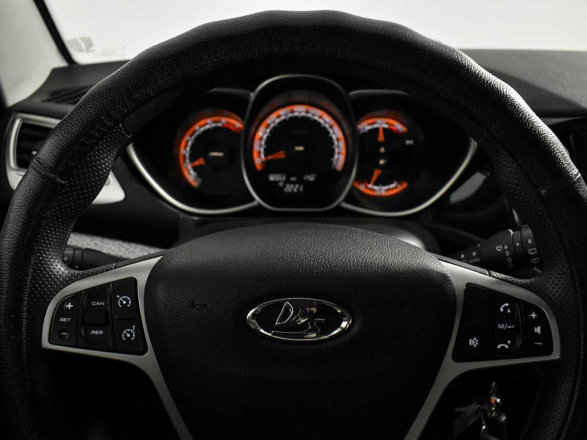 Lada (ВАЗ) Vesta с пробегом — 2019 год. Фото: #17