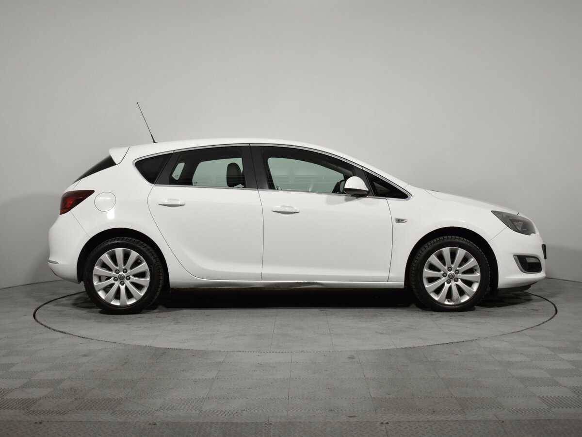 Opel Astra с пробегом — 2014 год. Фото: #4