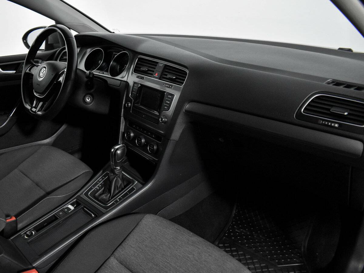 Volkswagen Golf с пробегом — 2013 год. Фото: #13