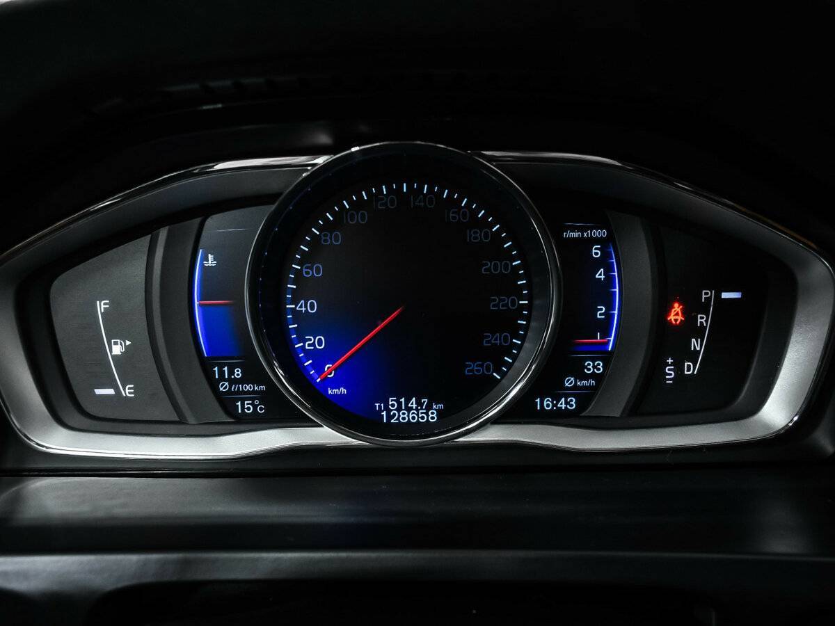 Volvo S60 с пробегом — 2012 год. Фото: #9