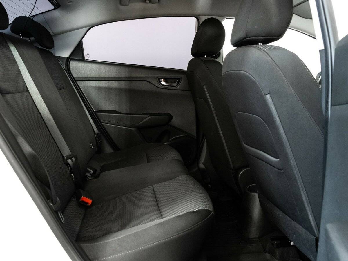 Hyundai Solaris с пробегом — 2021 год. Фото: #11