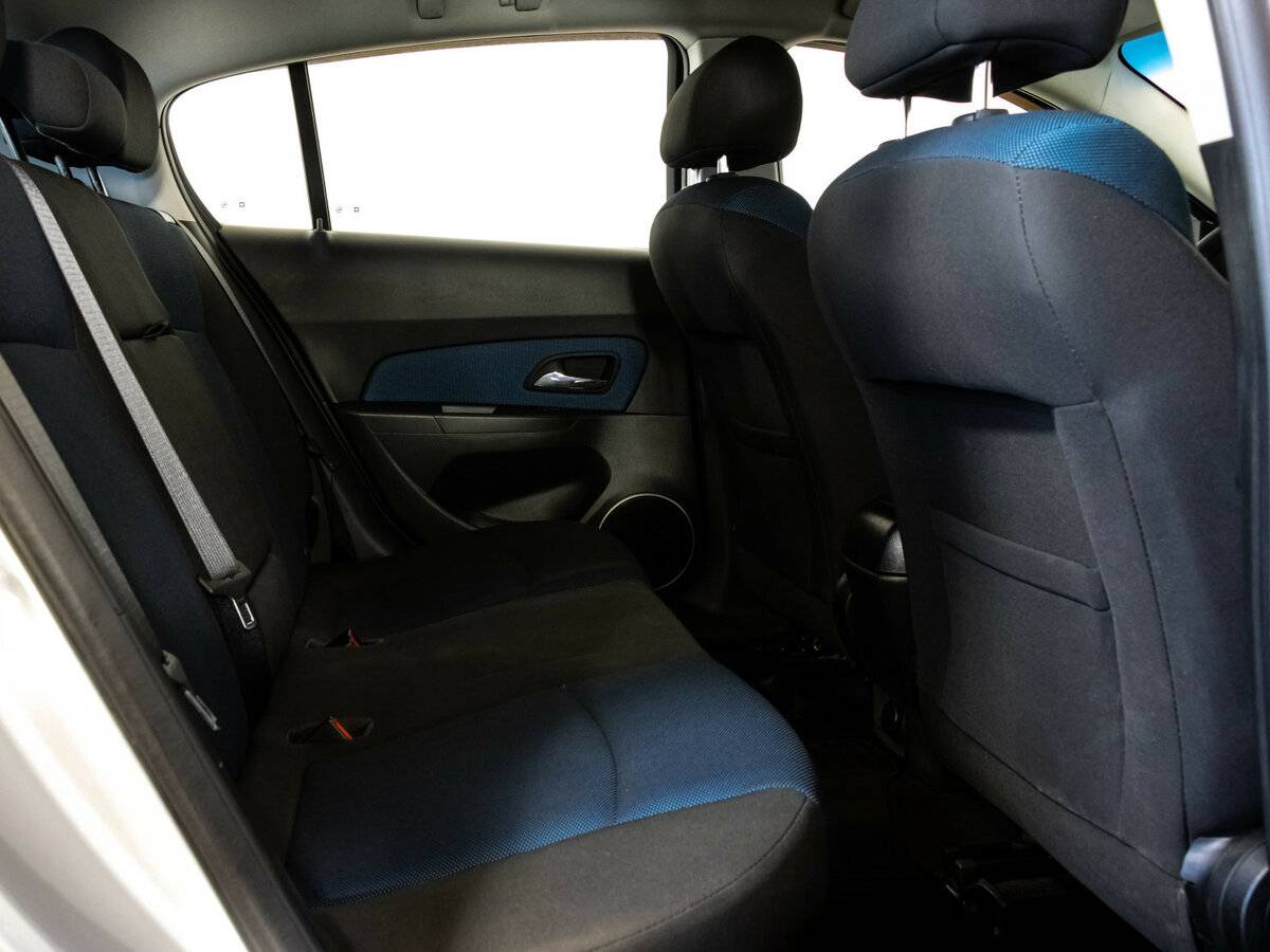 Chevrolet Cruze с пробегом — 2012 год. Фото: #10