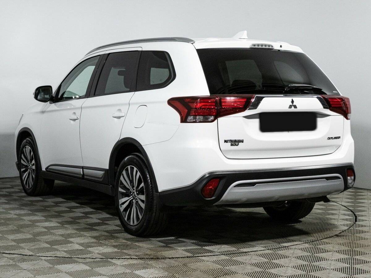 Mitsubishi Outlander с пробегом — 2019 год. Фото: #6