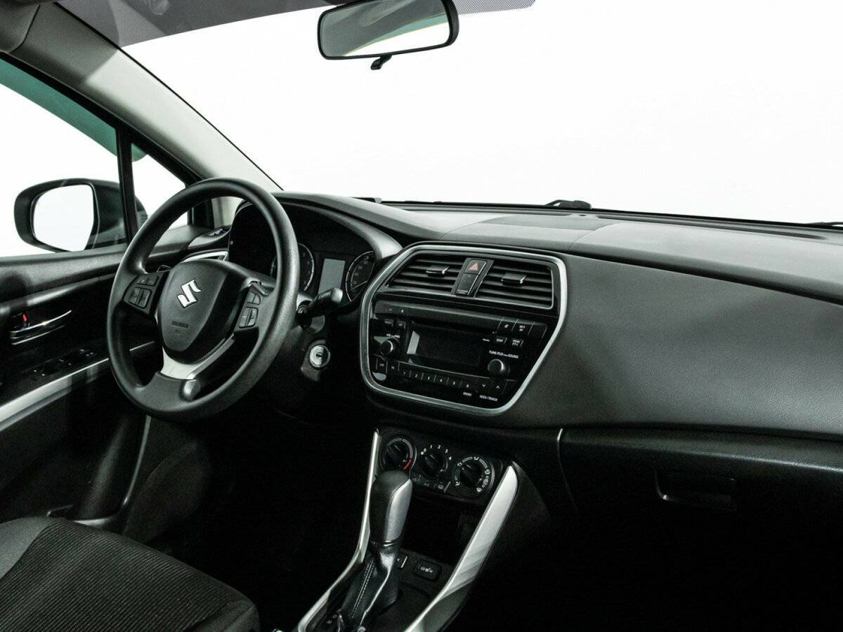 Suzuki SX4 с пробегом — 2016 год. Фото: #8