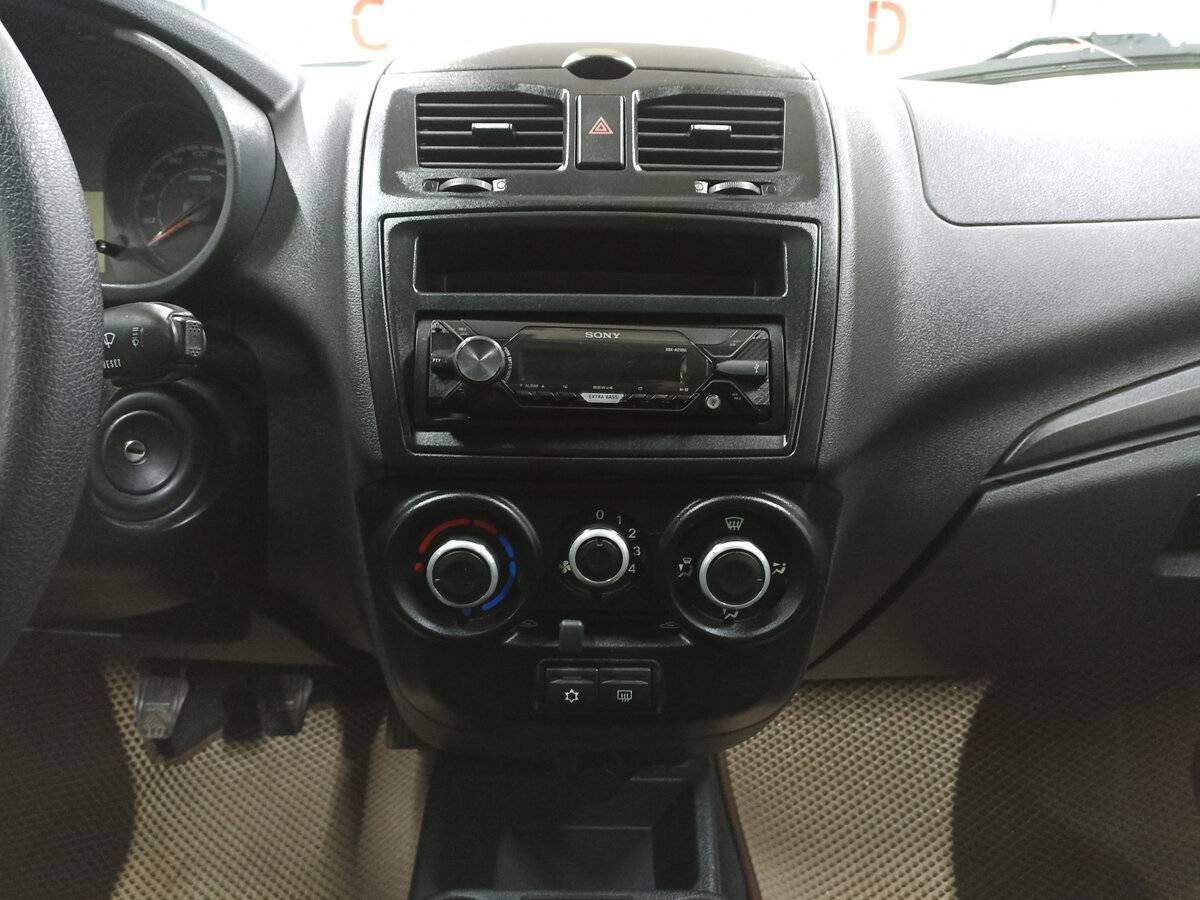 Lada (ВАЗ) Kalina с пробегом — 2014 год. Фото: #14