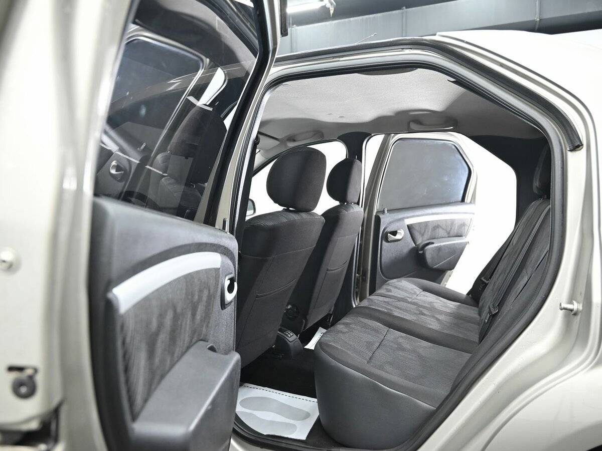 Renault Logan с пробегом — 2013 год. Фото: #12