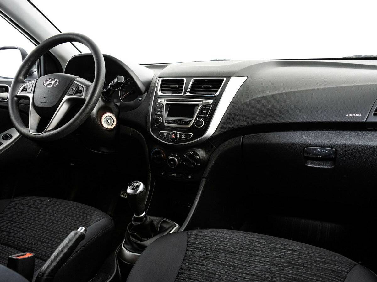 Hyundai Solaris с пробегом — 2016 год. Фото: #6