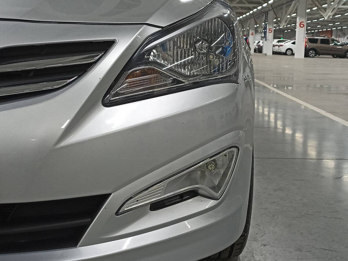 Hyundai Solaris с пробегом — 2016 год. Фото: #16