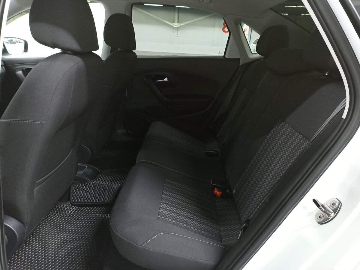 Volkswagen Polo с пробегом — 2016 год. Фото: #11