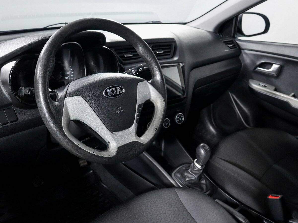 Kia Rio с пробегом — 2016 год. Фото: #10