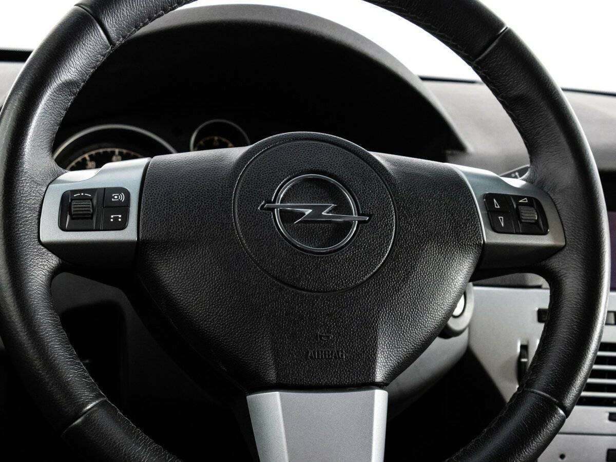 Opel Astra с пробегом — 2014 год. Фото: #11
