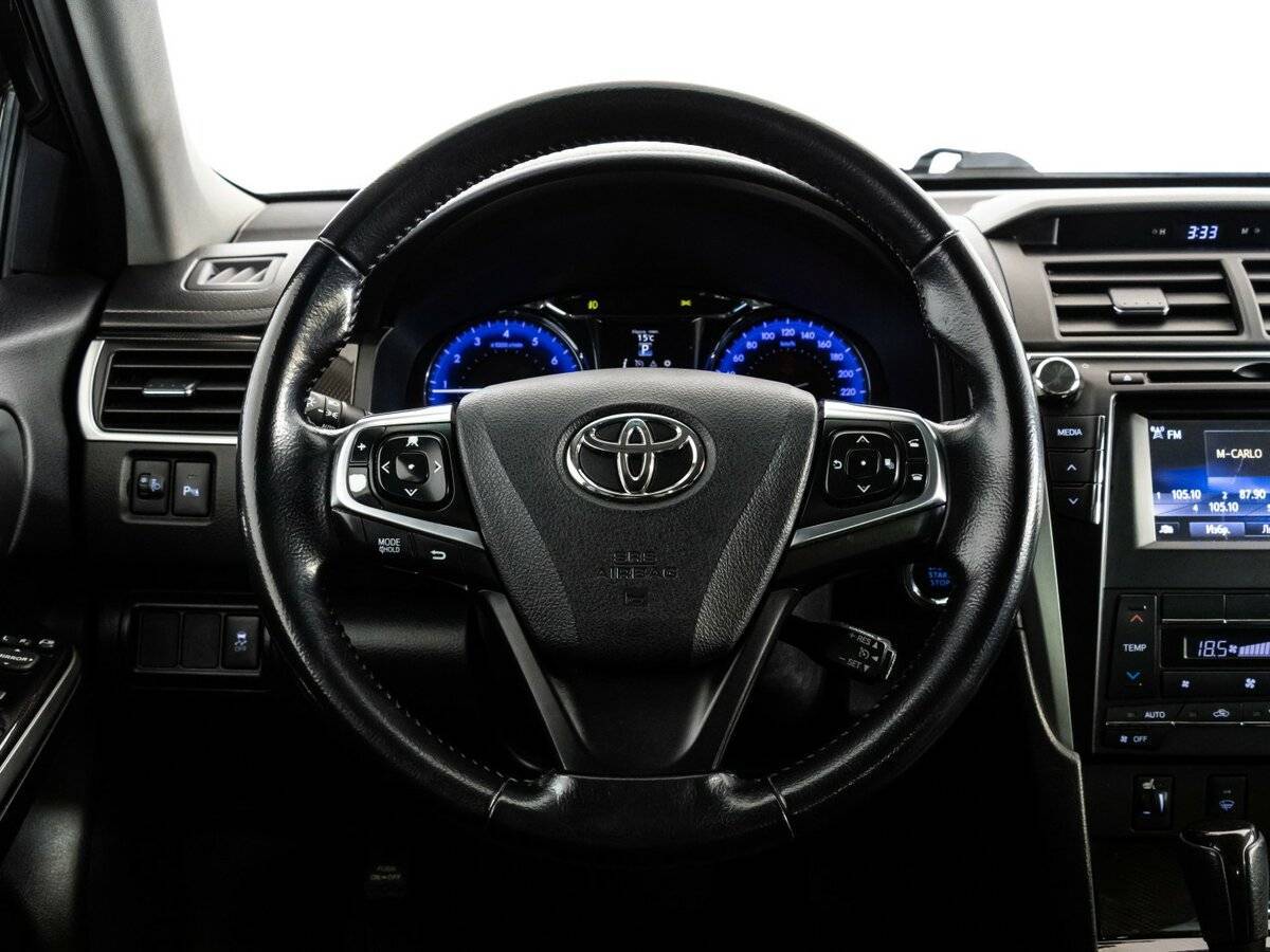 Toyota Camry с пробегом — 2017 год. Фото: #9