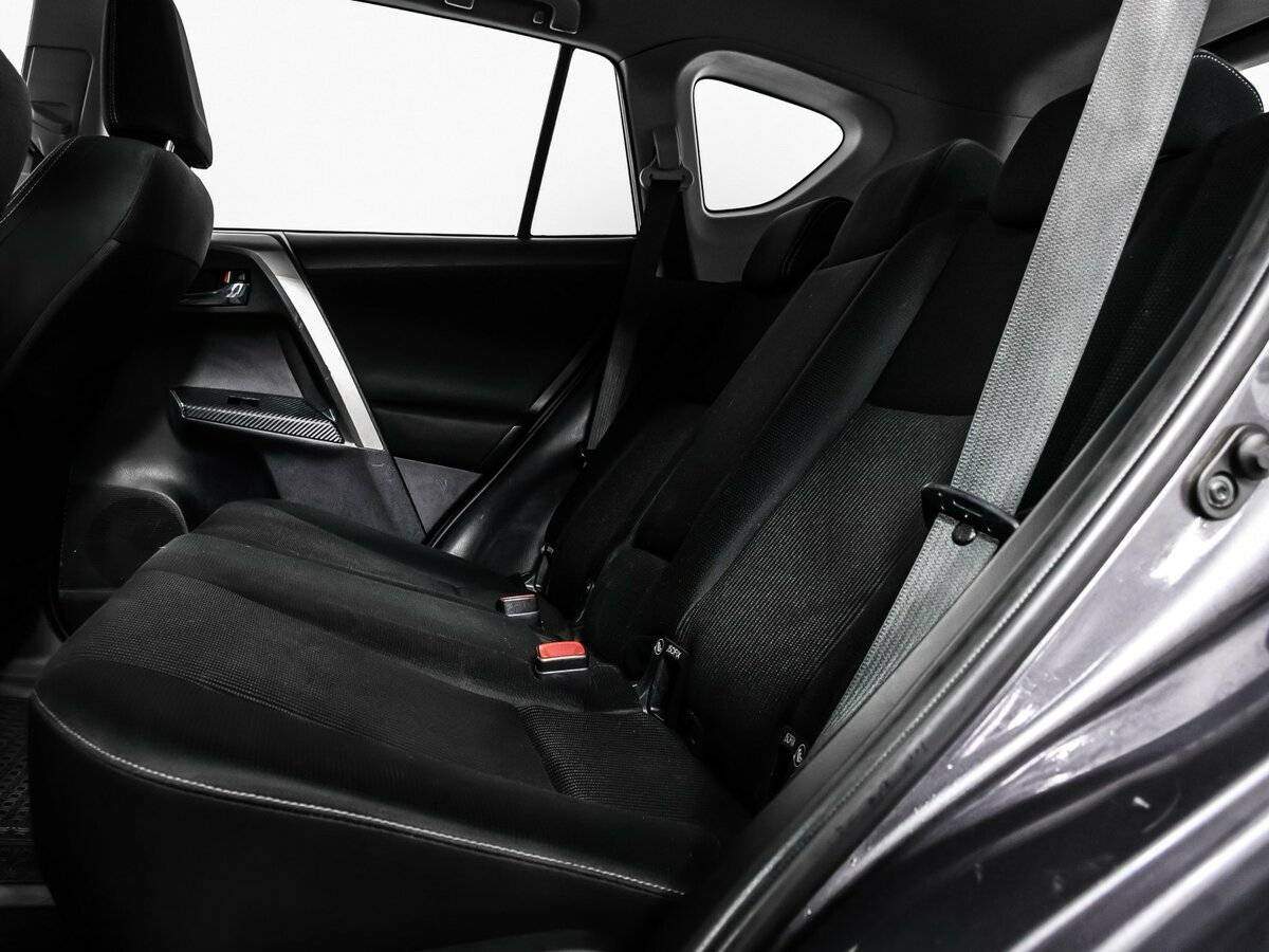 Toyota RAV4 с пробегом — 2013 год. Фото: #12