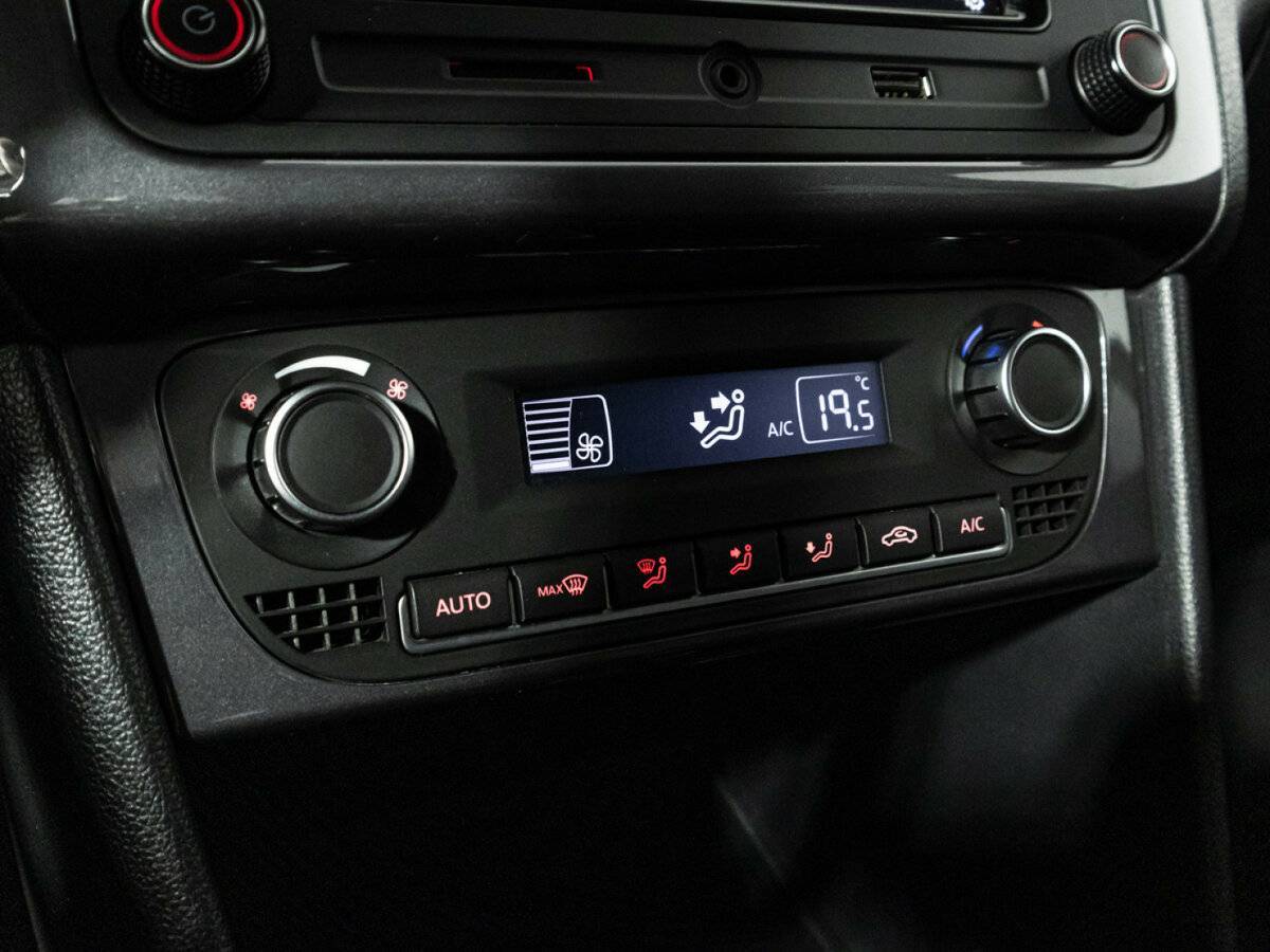 Volkswagen Polo с пробегом — 2018 год. Фото: #14