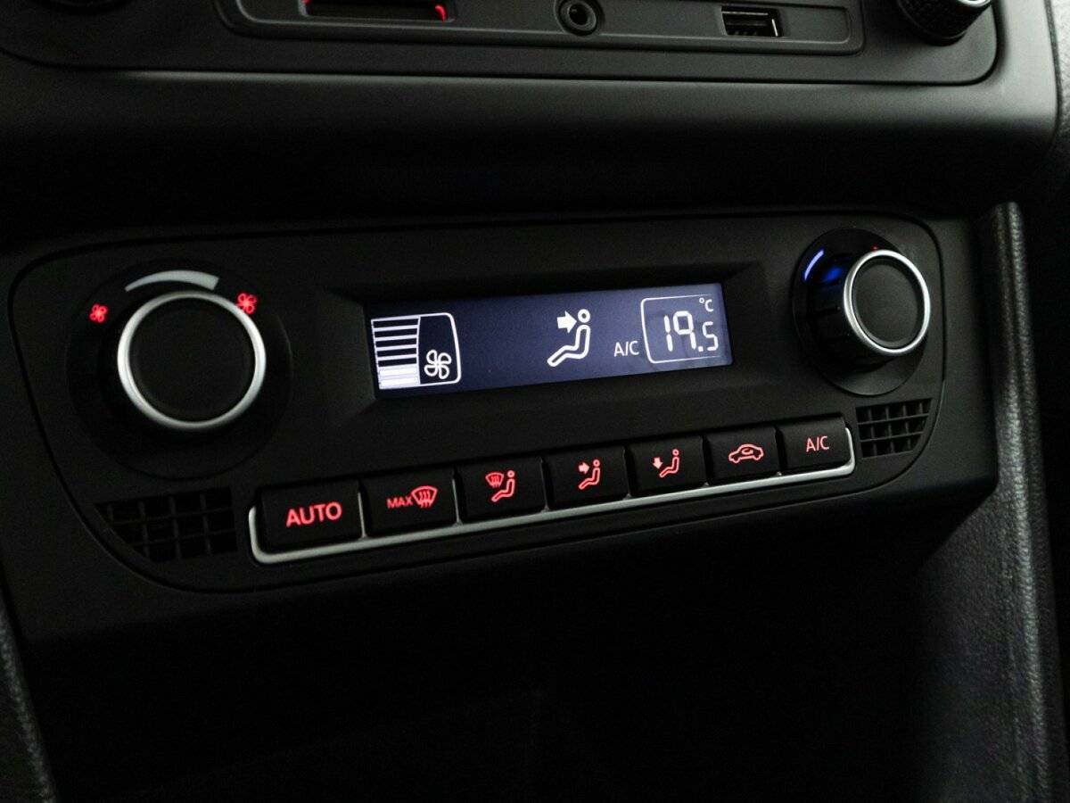 Volkswagen Polo с пробегом — 2017 год. Фото: #14