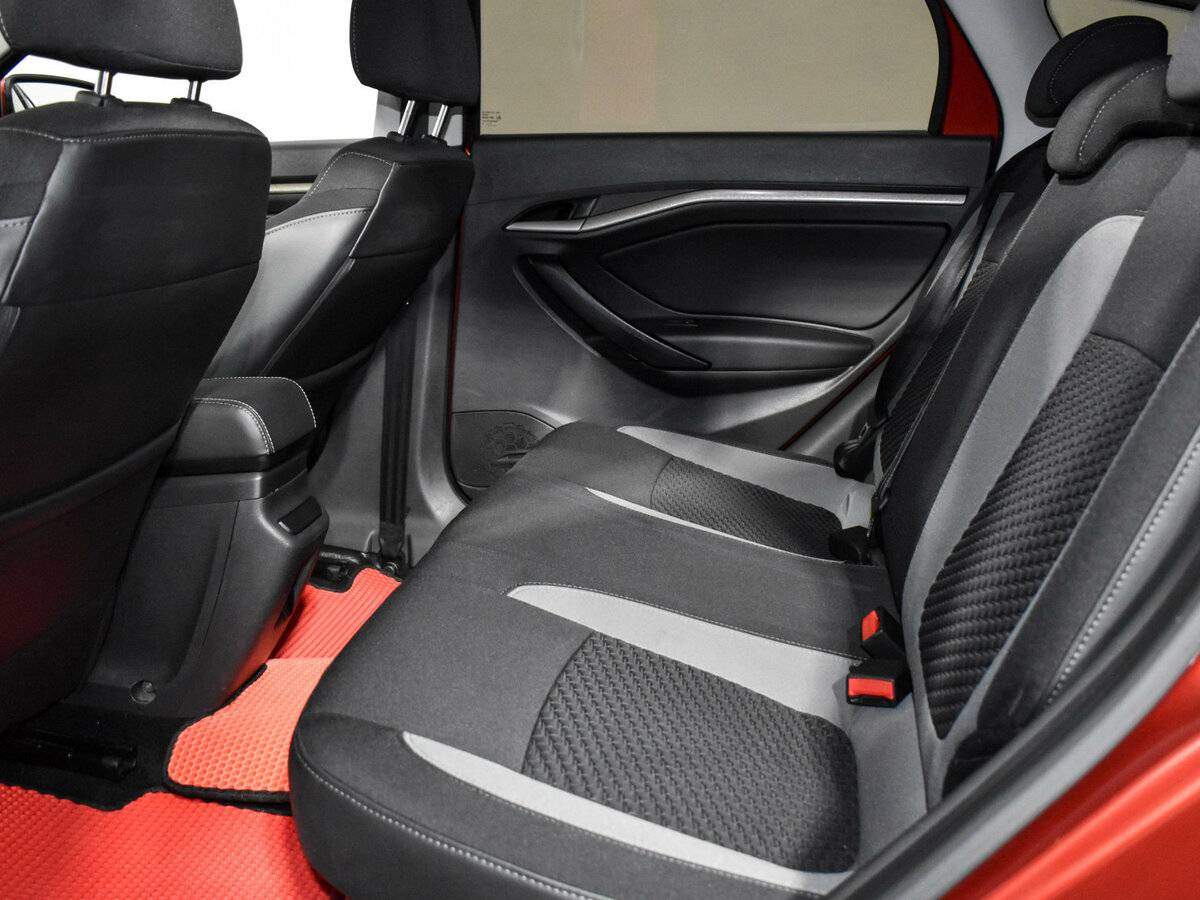 Lada (ВАЗ) Vesta с пробегом — 2018 год. Фото: #8