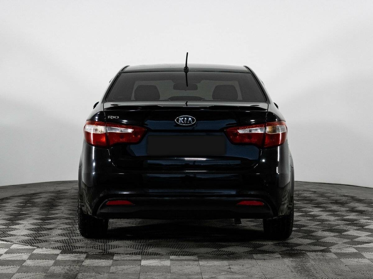 Kia Rio с пробегом — 2012 год. Фото: #4