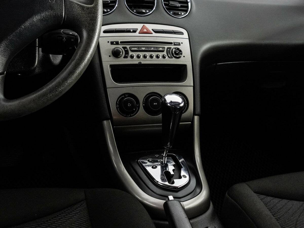 Peugeot 308 с пробегом — 2012 год. Фото: #9