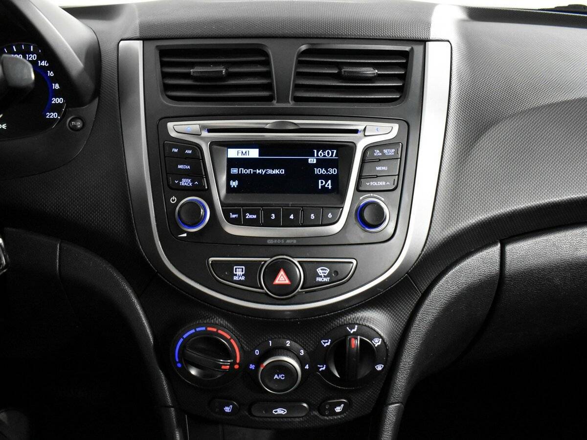 Hyundai Solaris с пробегом — 2015 год. Фото: #13