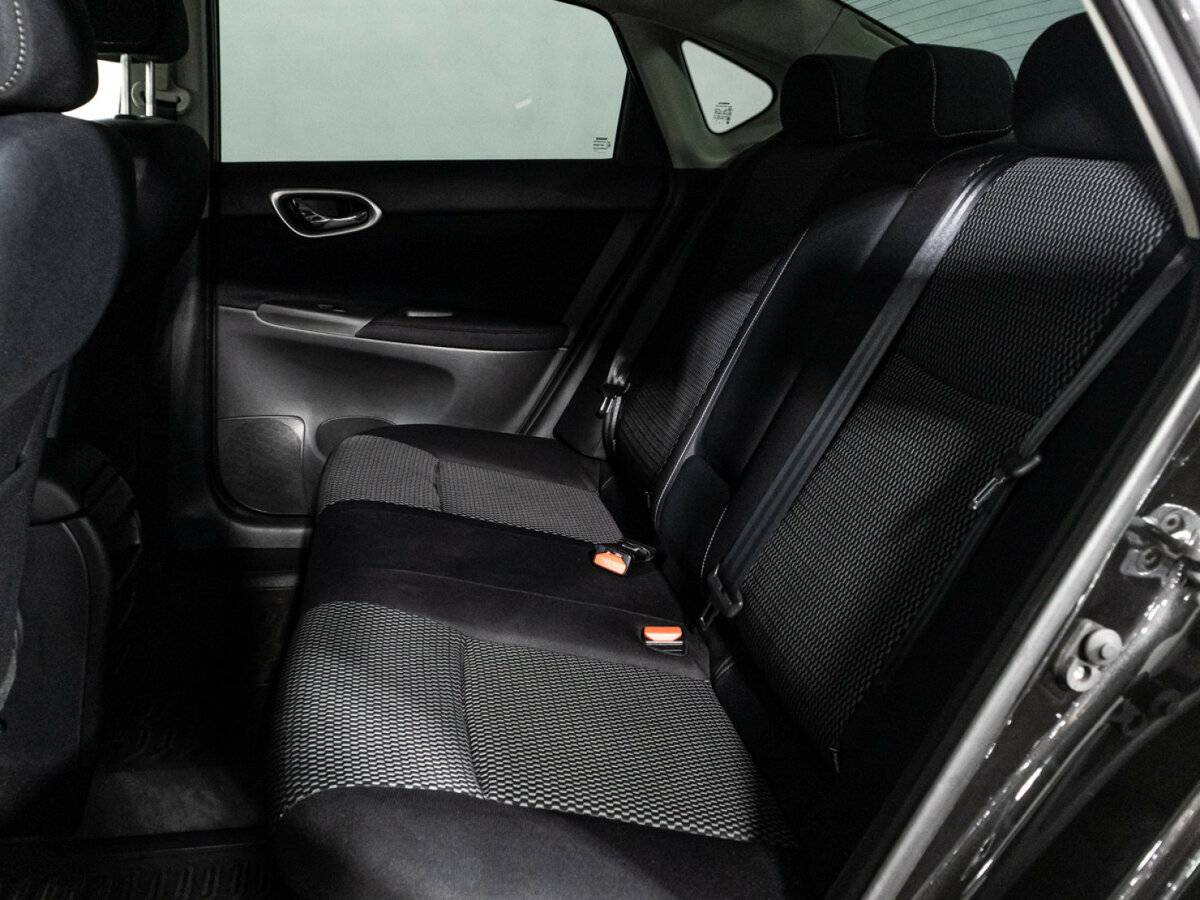 Nissan Sentra с пробегом — 2015 год. Фото: #9