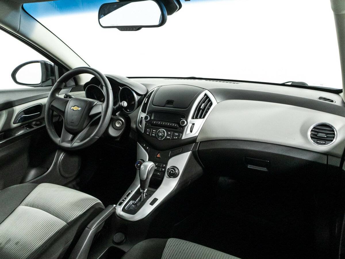Chevrolet Cruze с пробегом — 2015 год. Фото: #8