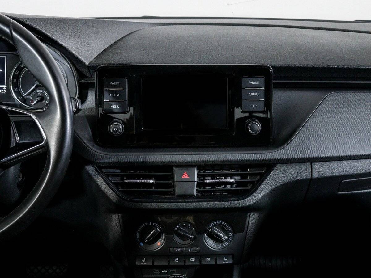 Skoda Rapid с пробегом — 2021 год. Фото: #12