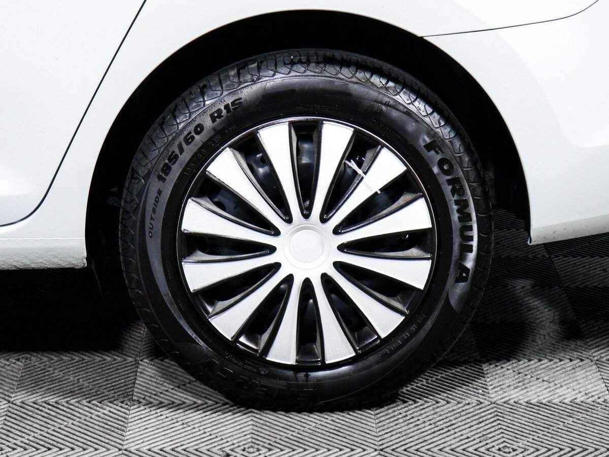 Skoda Rapid с пробегом — 2021 год. Фото: #14