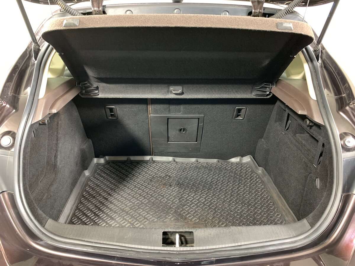 Opel Astra с пробегом — 2013 год. Фото: #17