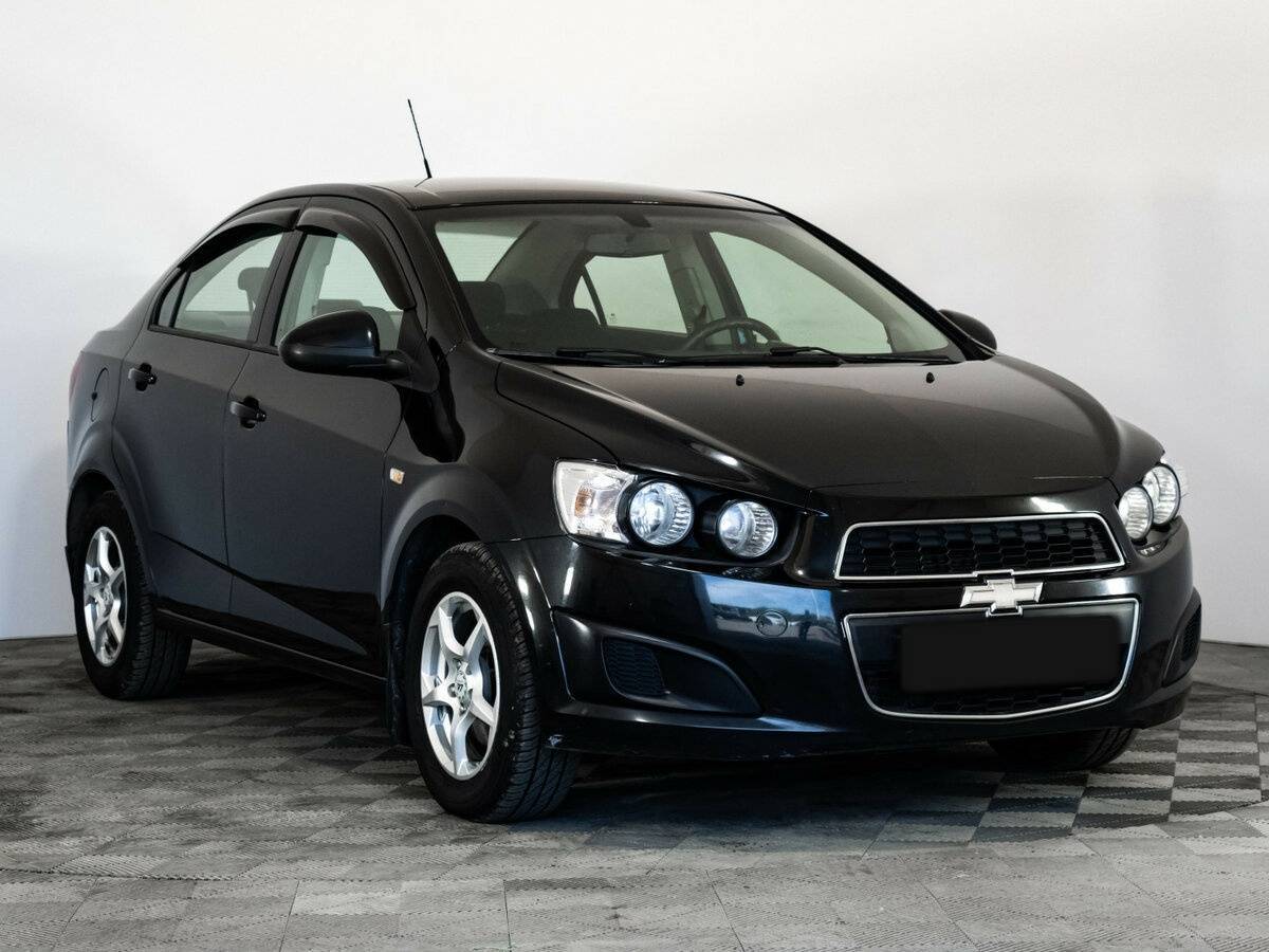 Chevrolet Aveo с пробегом — 2014 год. Фото: #2
