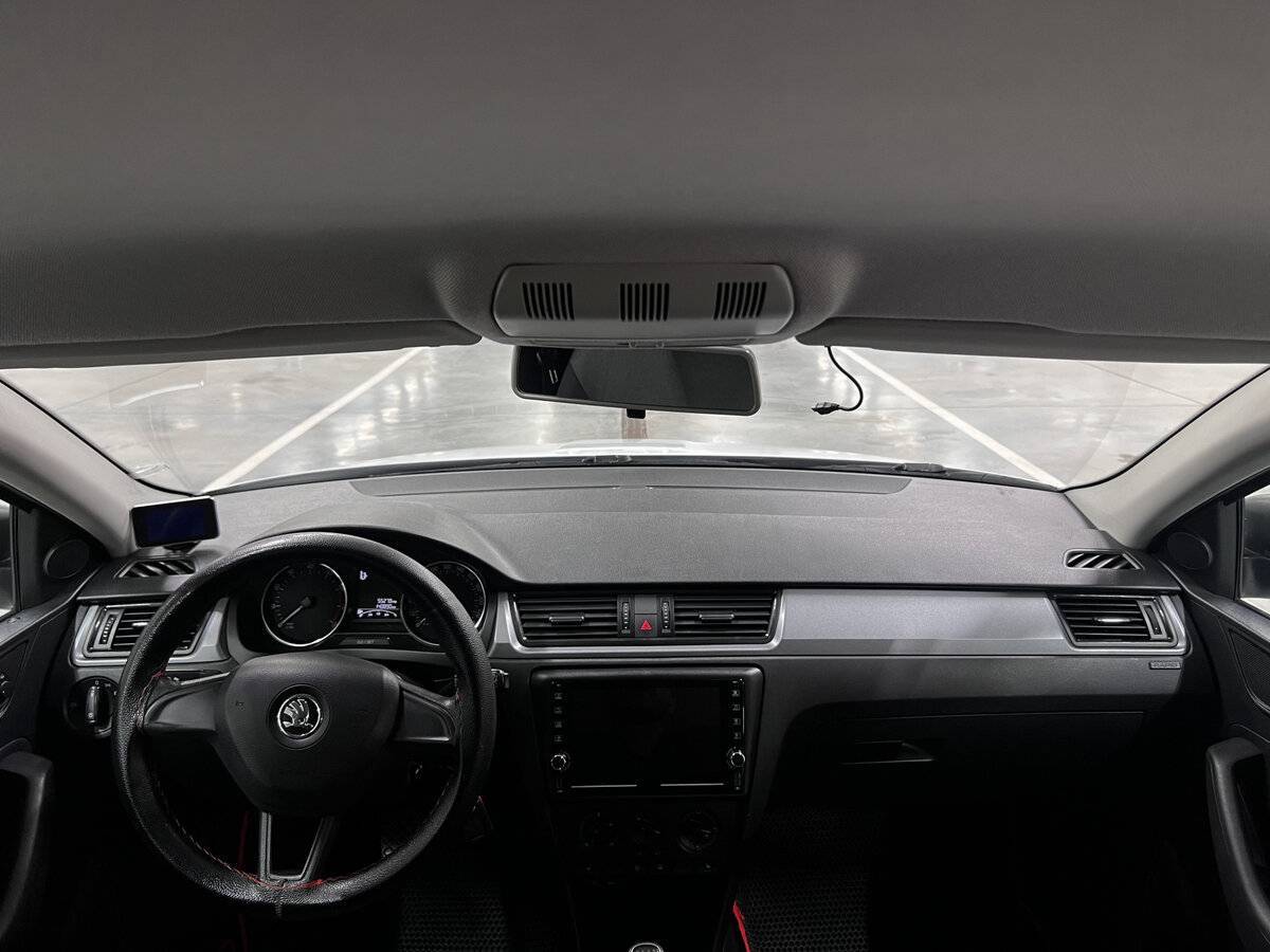 Skoda Rapid с пробегом — 2016 год. Фото: #13