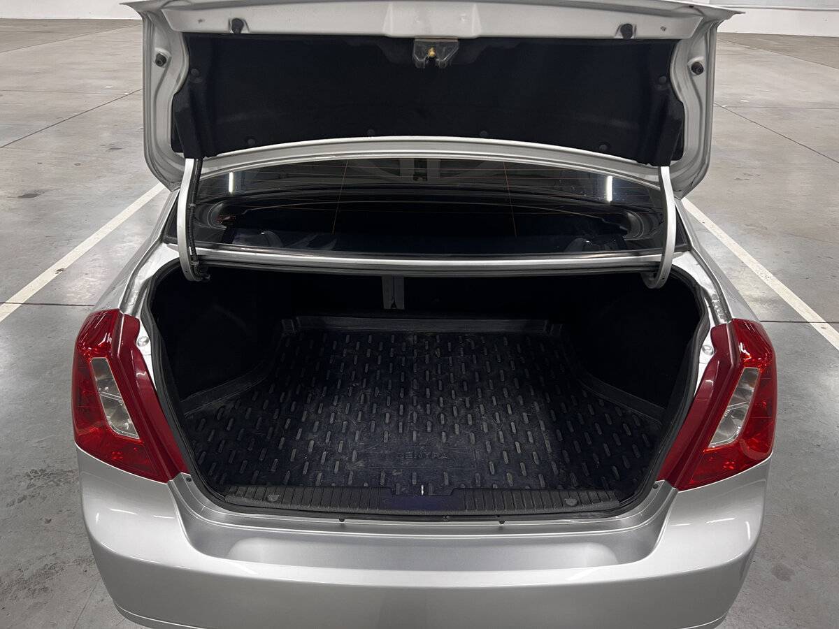 Daewoo Gentra с пробегом — 2013 год. Фото: #9