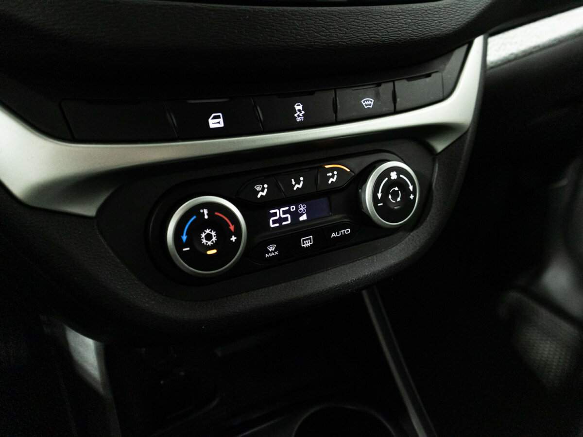 Lada (ВАЗ) Vesta с пробегом — 2021 год. Фото: #17