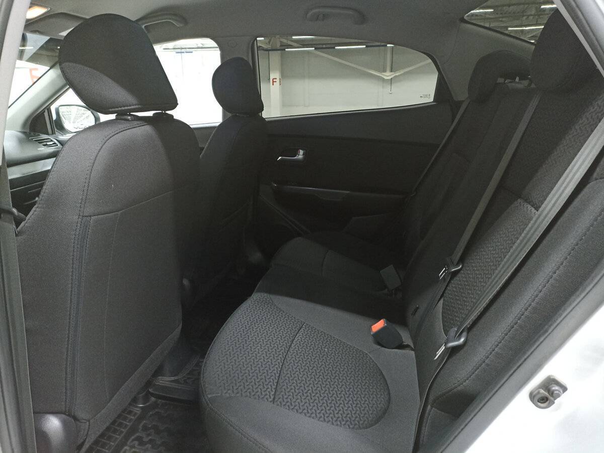 Kia Rio с пробегом — 2015 год. Фото: #11