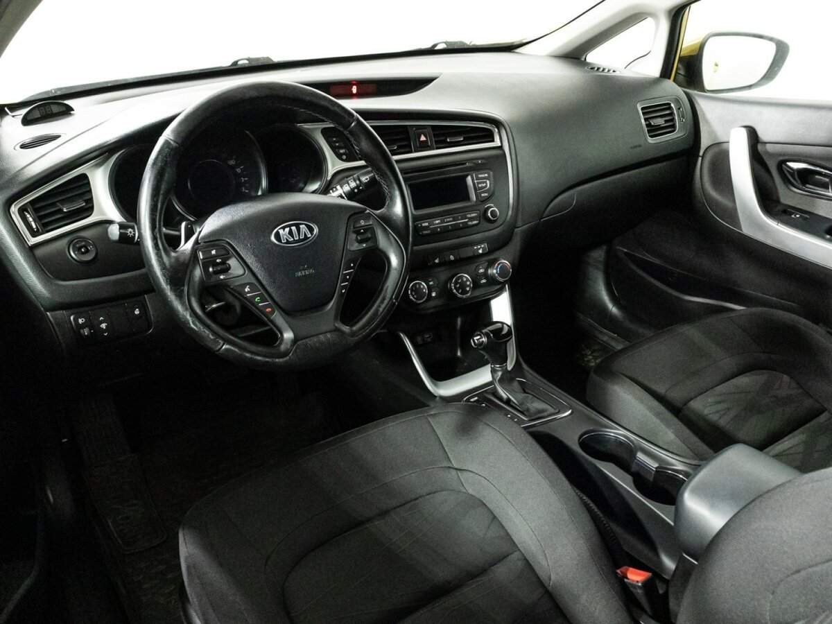 Kia Ceed с пробегом — 2016 год. Фото: #10