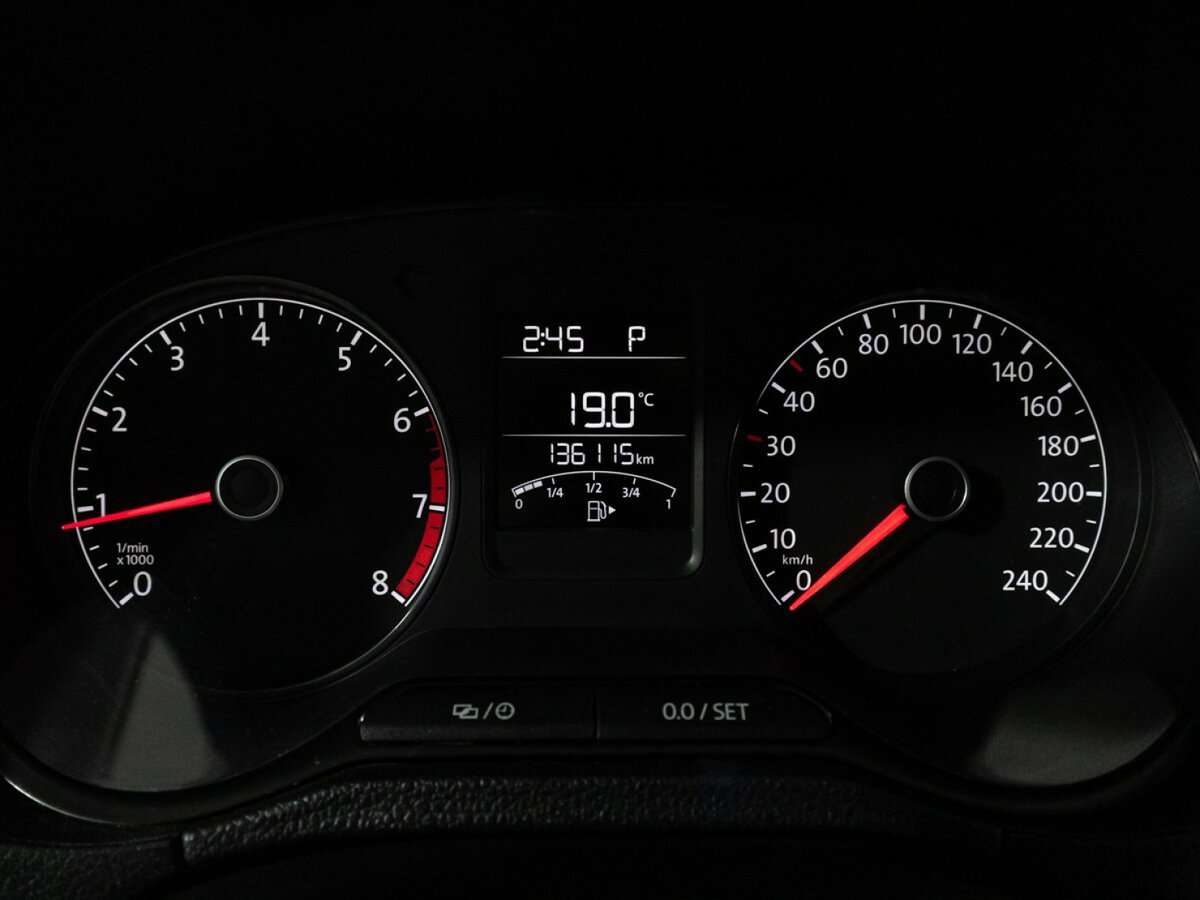 Volkswagen Polo с пробегом — 2018 год. Фото: #11