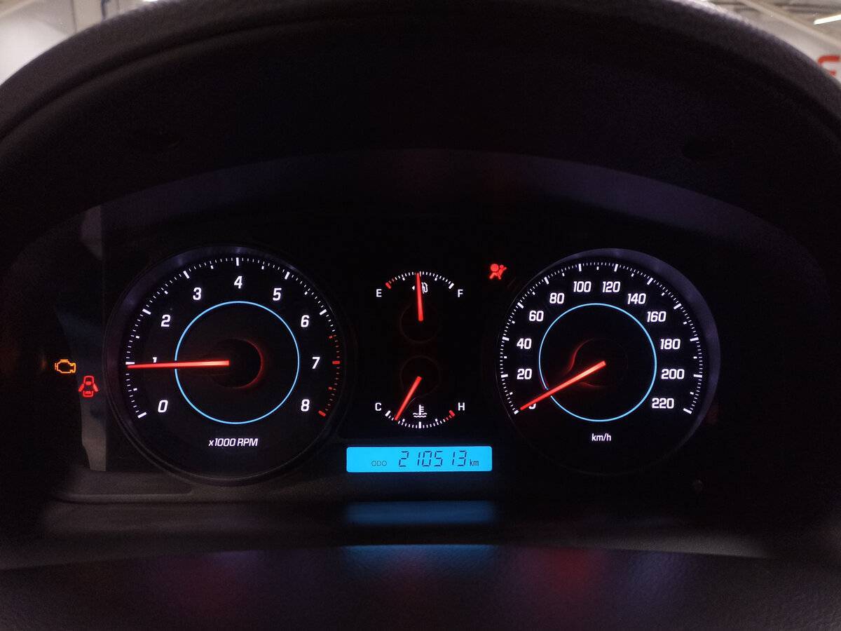 Chevrolet Captiva с пробегом — 2013 год. Фото: #12