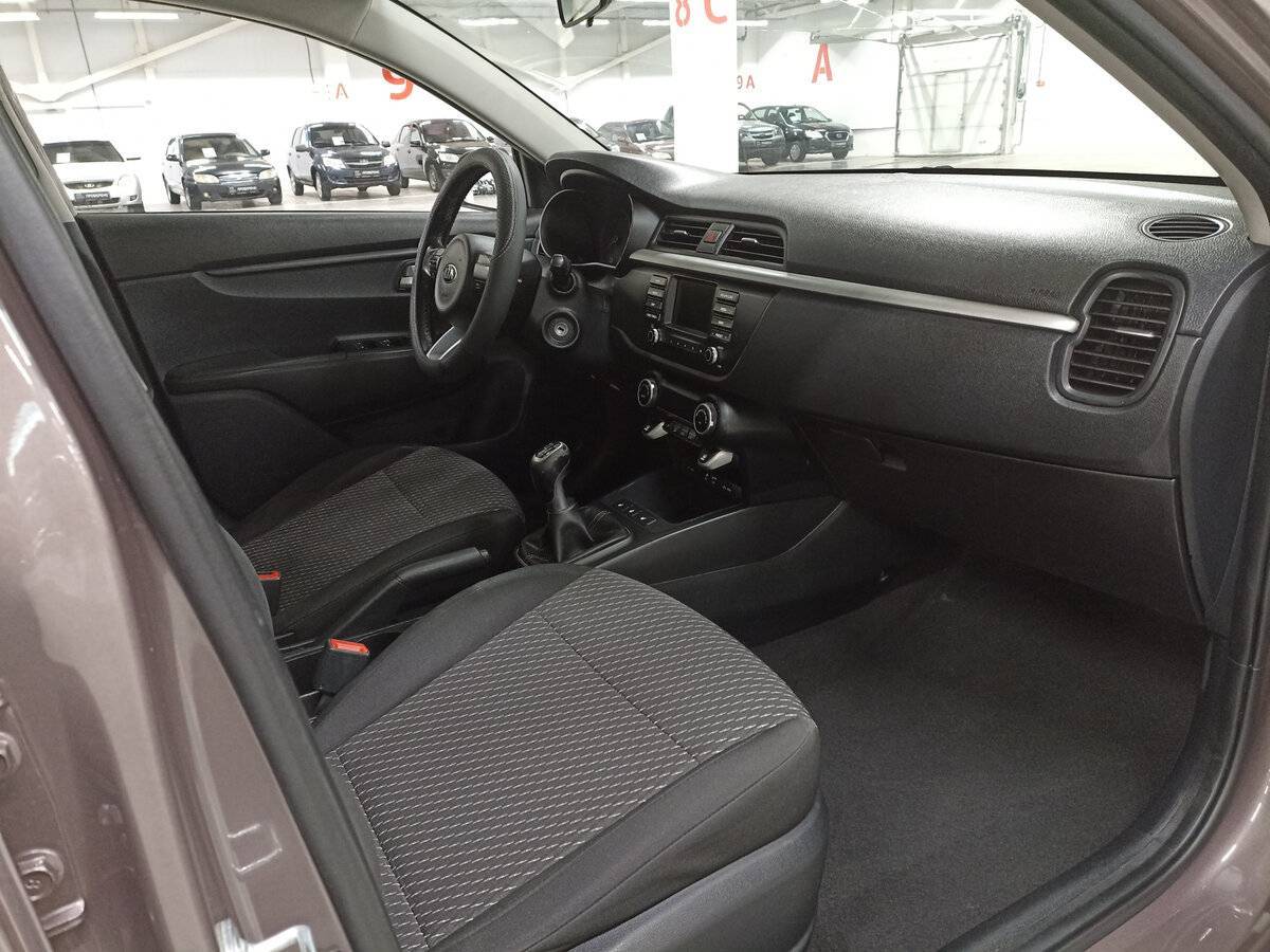Kia Rio с пробегом — 2018 год. Фото: #10
