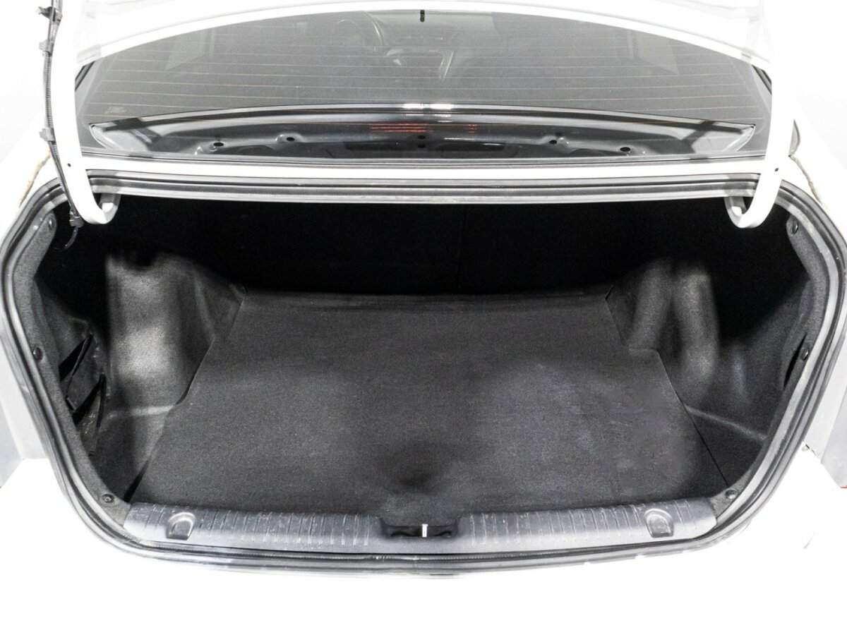 Kia Rio с пробегом — 2014 год. Фото: #13