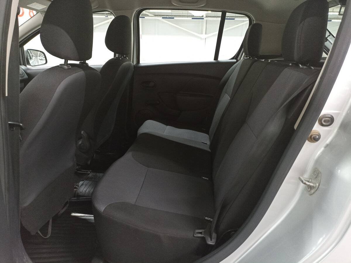 Renault Sandero с пробегом — 2017 год. Фото: #11