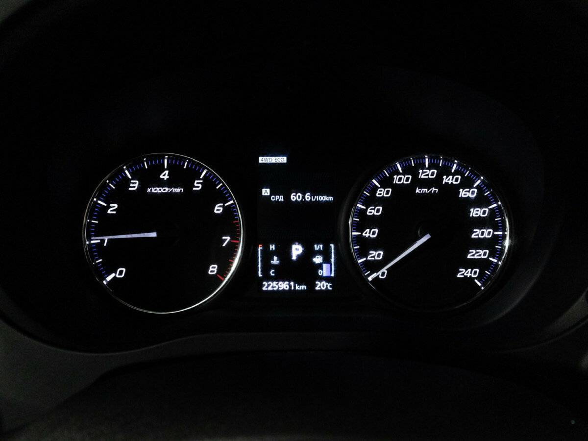 Mitsubishi Outlander с пробегом — 2016 год. Фото: #11