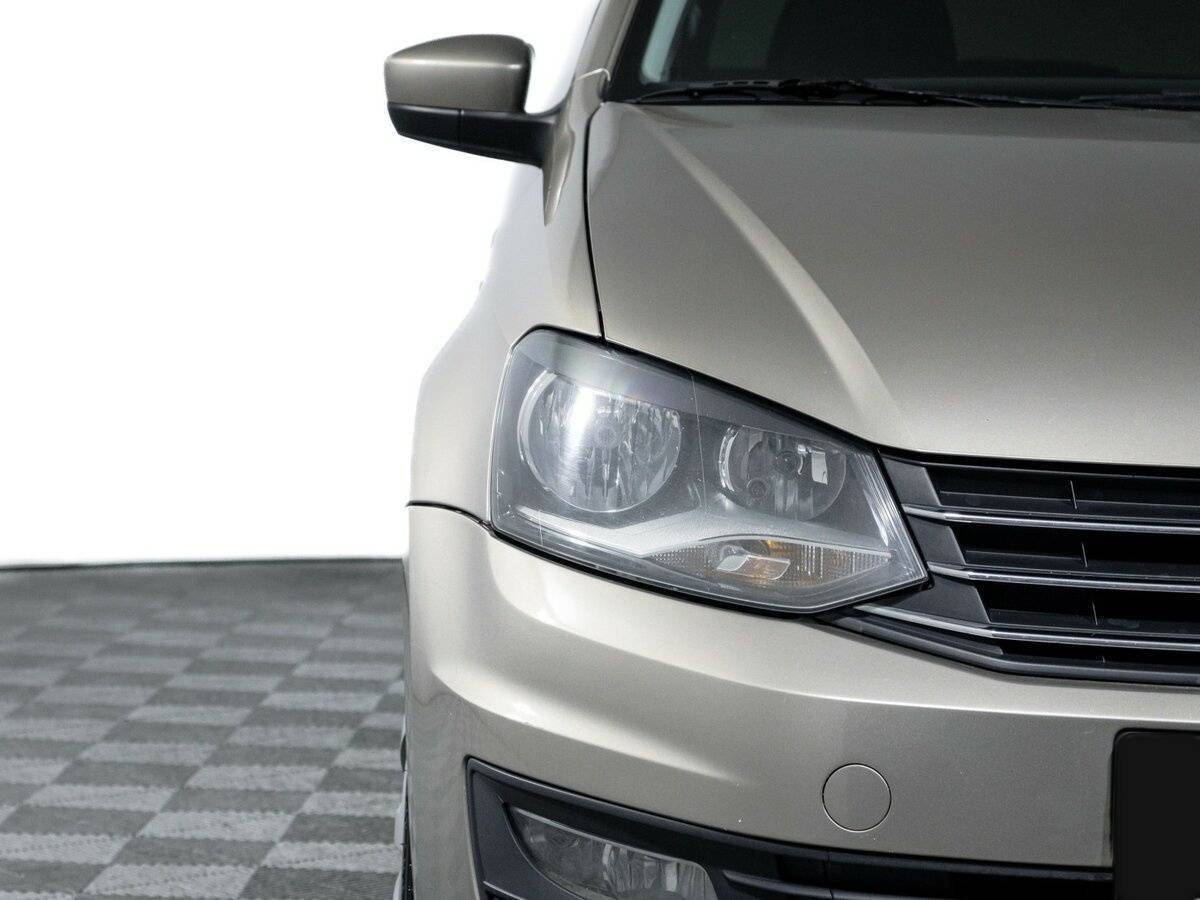 Volkswagen Polo с пробегом — 2016 год. Фото: #17