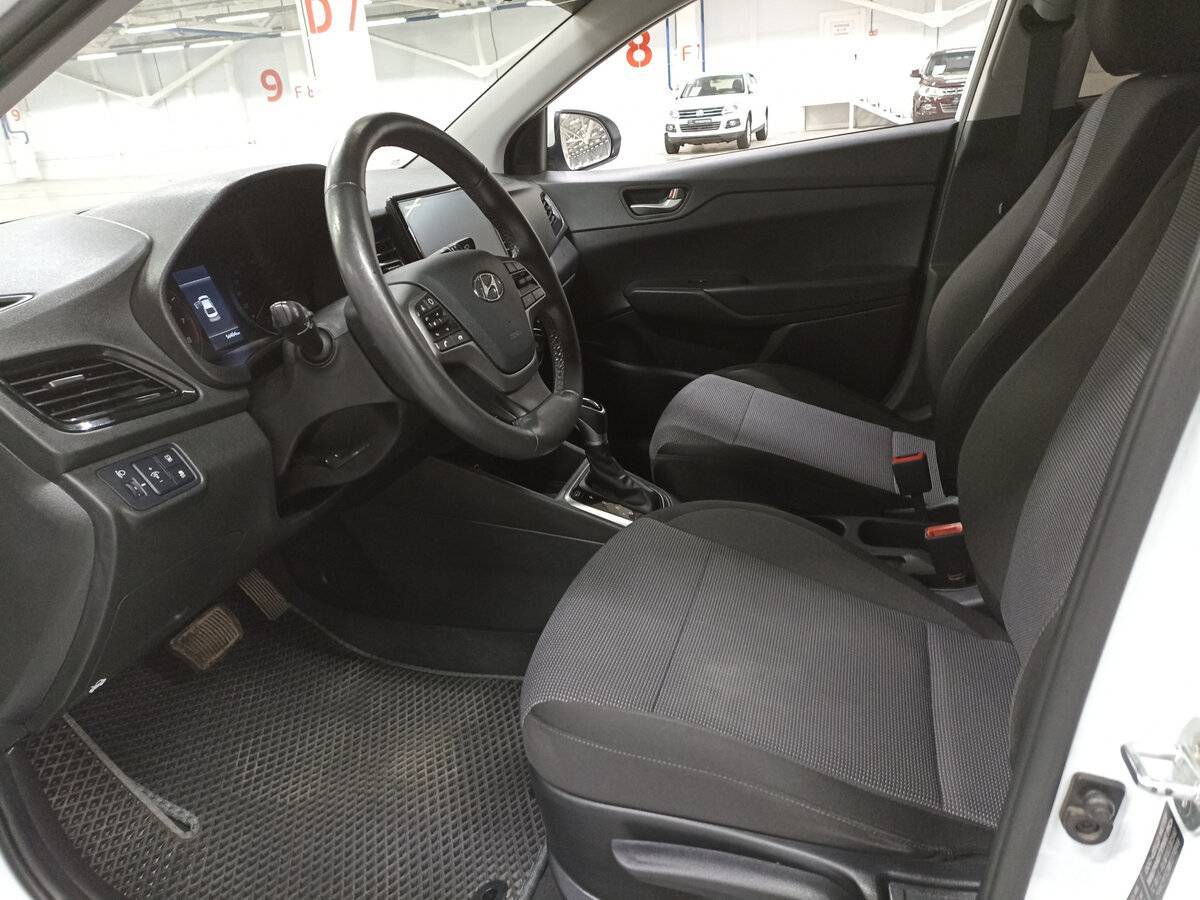 Hyundai Solaris с пробегом — 2021 год. Фото: #15